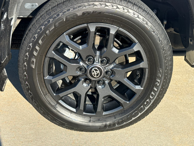 Used 2025 Toyota Sequoia Platinum AWD/4WD image 10