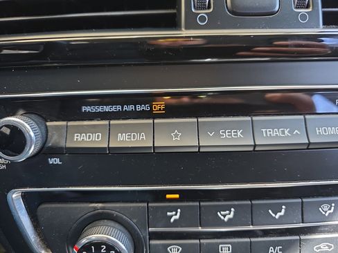 Used 2020 Kia Optima SE image 15