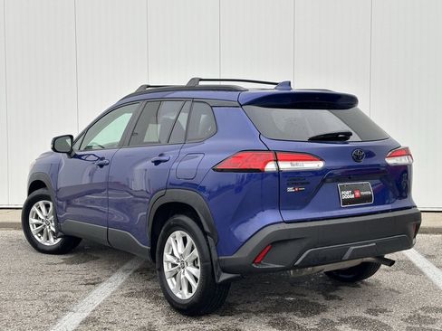 Used 2022 Toyota Corolla Cross LE image 3