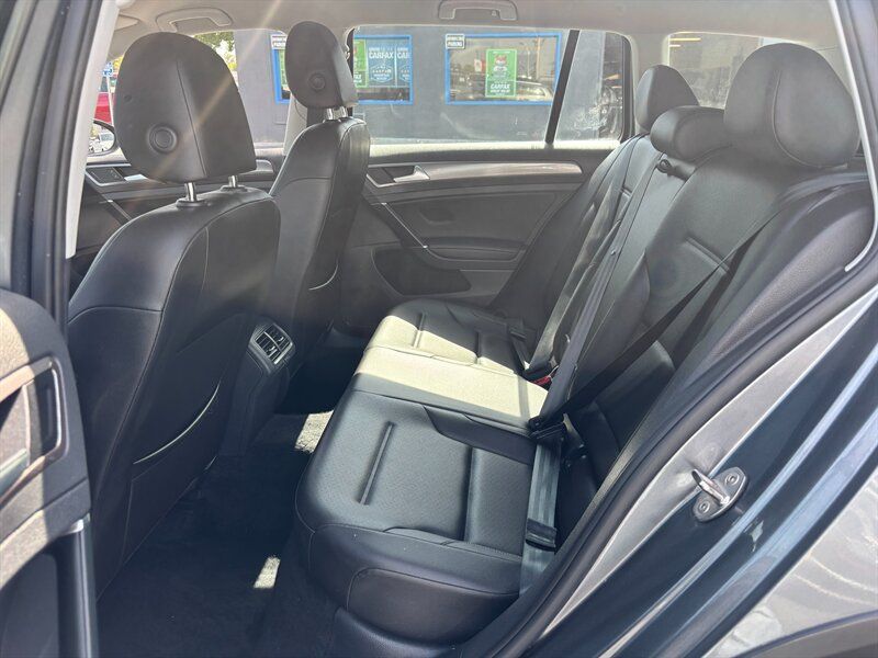 Used 2019 Volkswagen Golf Alltrack S AWD/4WD image 13