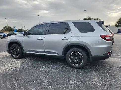 Used 2025 Honda Pilot EX-L image 7