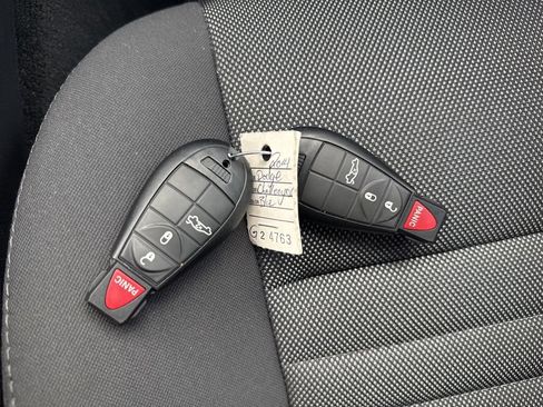 Used 2014 Dodge Challenger SXT image 16