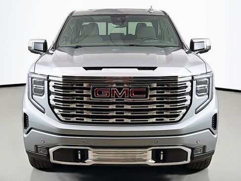 Used 2023 GMC Sierra 1500 Denali w/ Denali Reserve Package AWD/4WD image 17