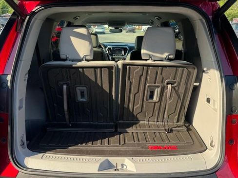 Used 2019 GMC Acadia SLT w/ LPO, Floor Liner Package FWD image 13