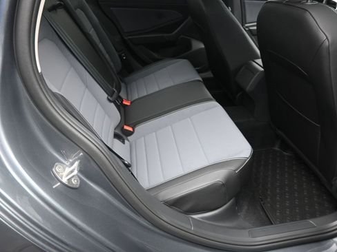 Used 2025 Volkswagen Jetta SE image 25