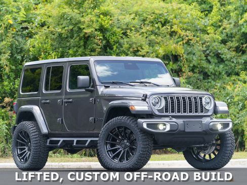 Used 2025 Jeep Wrangler Unlimited Sahara AWD/4WD image 2
