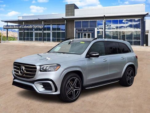 Used 2025 Mercedes-Benz GLS 450 4MATIC image 3