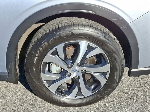 Certified 2022 Subaru Outback Limited w/ Popular Package #2 image 9