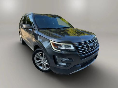 Used 2016 Ford Explorer Limited FWD image 2