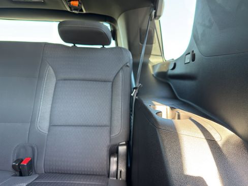 Used 2022 GMC Yukon SLE w/ Gmc Pro Safety Plus Package image 36