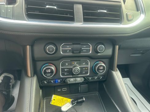 Used 2021 Chevrolet Suburban High Country w/ Premium Package AWD/4WD image 37