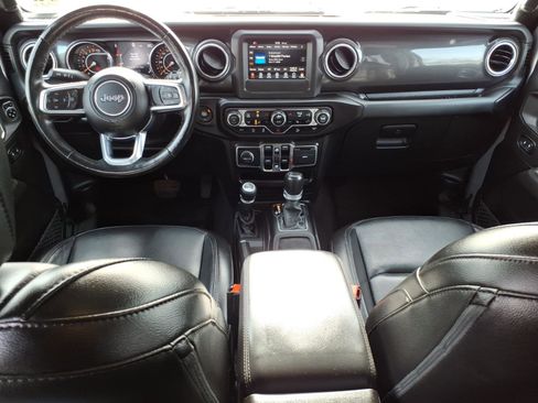 Used 2021 Jeep Wrangler Unlimited Sahara image 12