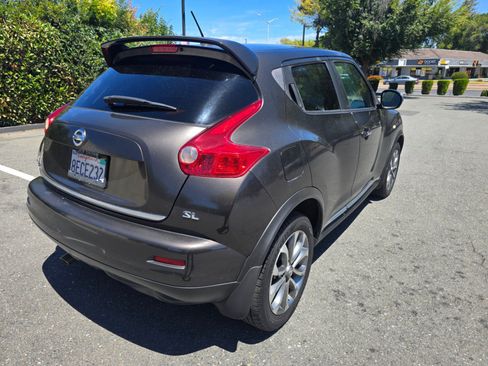 Used 2011 Nissan Juke SL w/ Sport Pkg FWD image 10