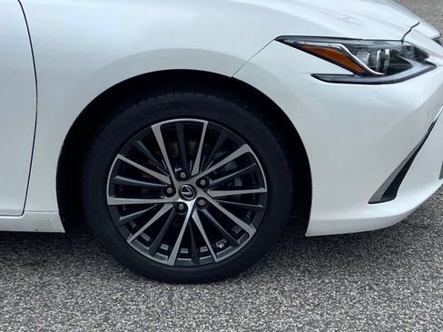 Certified 2023 Lexus ES 350 w/ Premium Package FWD image 9