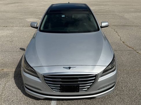Used 2015 Hyundai Genesis 5.0 RWD image 3
