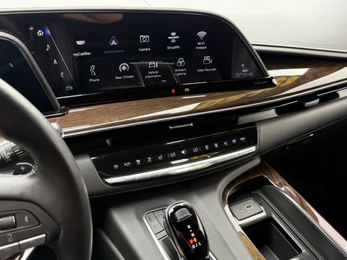 Used 2023 Cadillac Escalade Sport Platinum AWD/4WD image 19