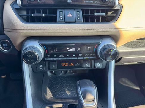 Used 2021 Toyota RAV4 XLE Premium AWD/4WD image 32