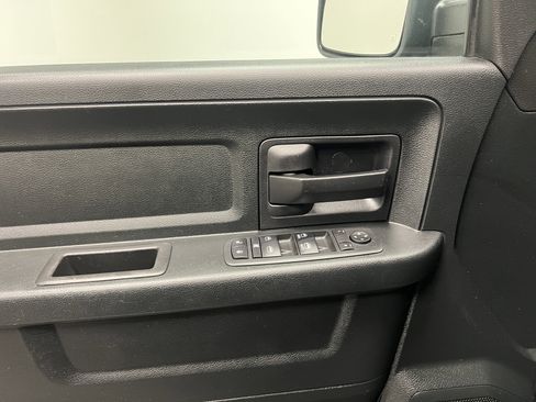 Used 2018 RAM 1500 Express image 18