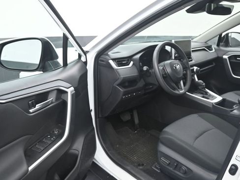 Used 2025 Toyota RAV4 XLE w/ Convenience Package AWD/4WD image 10