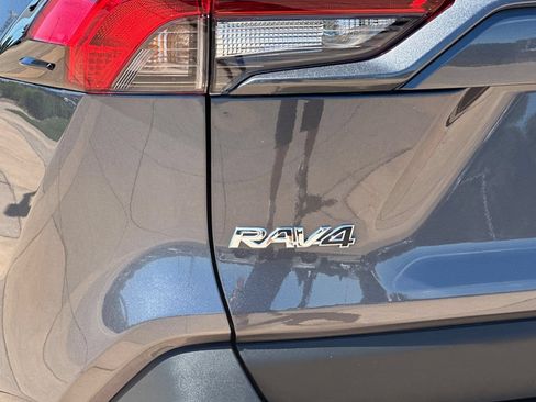 Used 2024 Toyota RAV4 LE AWD/4WD image 32