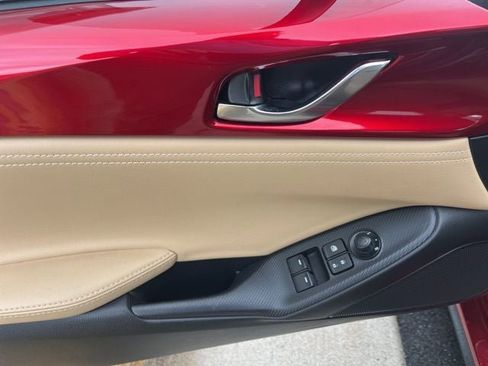 Used 2020 MAZDA MX-5 Miata RF Grand Touring RWD image 37