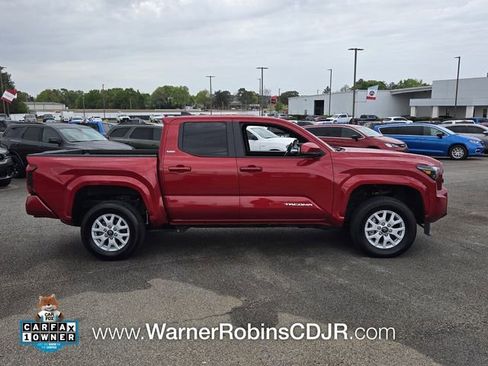 Used 2025 Toyota Tacoma SR5 image 13