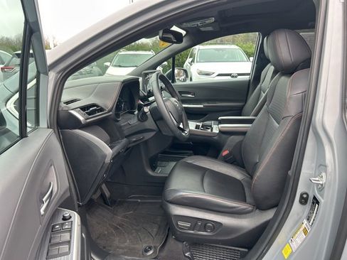 Used 2023 Toyota Sienna XSE image 15