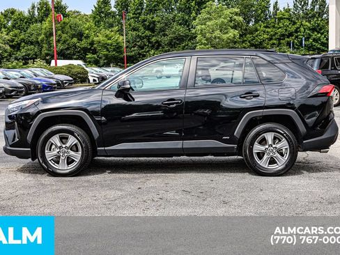 Used 2024 Toyota RAV4 LE AWD/4WD image 9