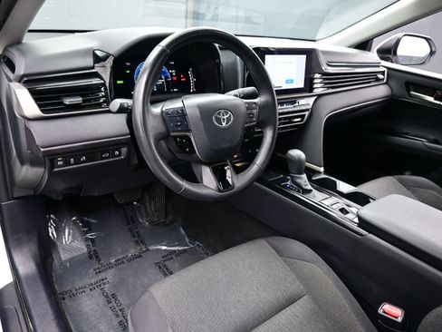 Used 2025 Toyota Camry LE w/ Convenience Package AWD/4WD image 13