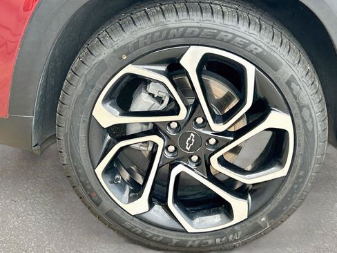 Used 2024 Chevrolet Trax RS w/ Driver Confidence Package FWD image 38