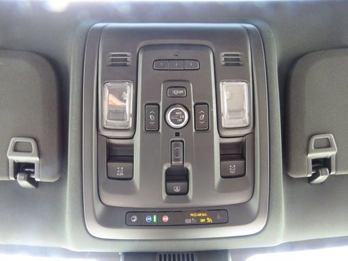 Used 2023 Chevrolet Suburban High Country w/ Premium Package 2 AWD/4WD image 32