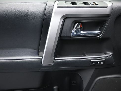 Used 2022 Toyota 4Runner Limited image 18