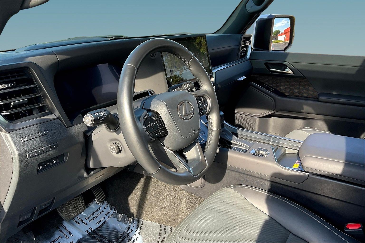 Used 2024 Lexus GX 550 w/ Accessory Package (Z1) AWD/4WD image 16