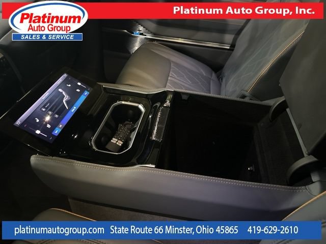 Used 2023 Jeep Grand Wagoneer L Series III w/ Rear Seat Video Group 1 AWD/4WD image 30