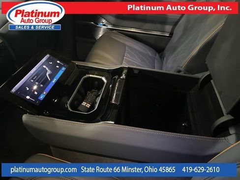 Used 2023 Jeep Grand Wagoneer L Series III w/ Rear Seat Video Group 1 AWD/4WD image 30