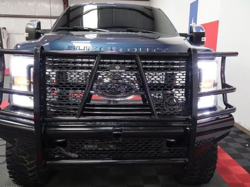 Used 2017 Ford F250 Lariat w/ Chrome Package AWD/4WD image 22