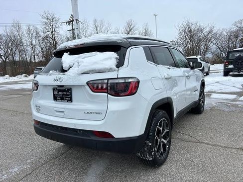 Used 2025 Jeep Compass Limited image 3