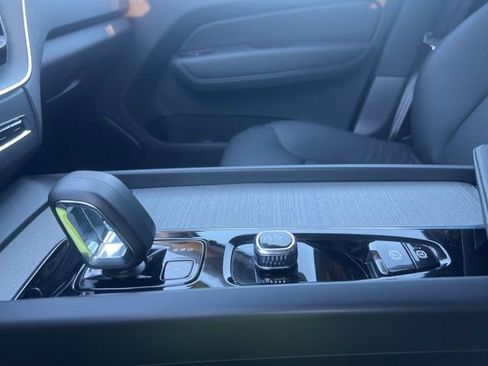 Certified 2025 Volvo XC60 B5 Plus image 36