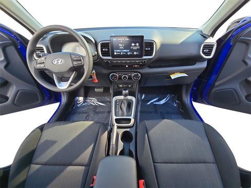 New 2026 Hyundai Venue SE image 9