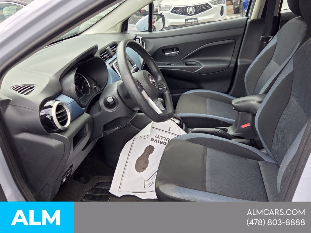 Used 2024 Nissan Versa SV w/ Trunk Package FWD image 4