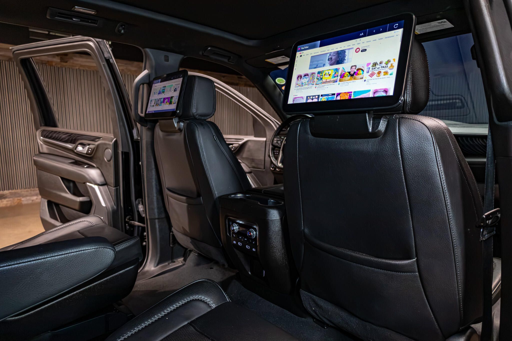 Used 2024 GMC Yukon XL Denali AWD/4WD image 27