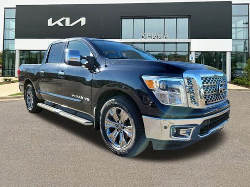 Used 2019 Nissan Titan SL w/ Chrome Package image 1