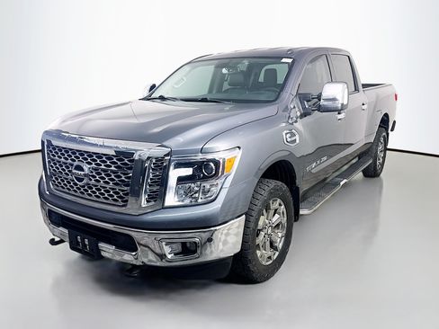 Used 2019 Nissan Titan SL w/ Chrome Package AWD/4WD image 4