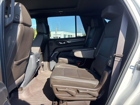 Used 2021 GMC Yukon Denali w/ Denali Premium Package image 24