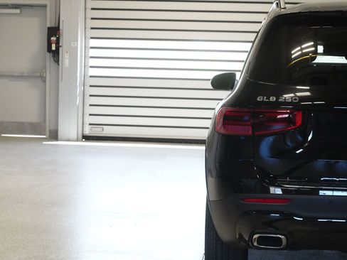 New 2026 Mercedes-Benz GLB 250 4MATIC image 12