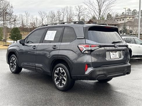 Used 2025 Subaru Forester Premium image 5