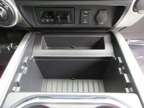 Used 2017 Nissan Titan PRO-4X AWD/4WD image 42
