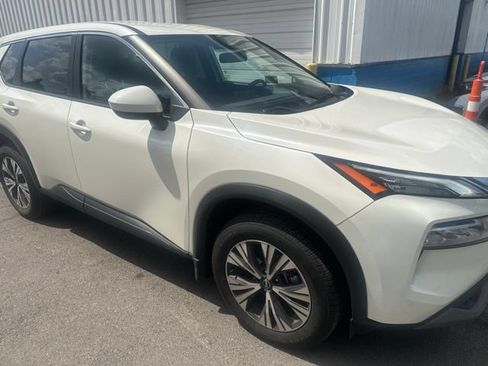 Used 2023 Nissan Rogue SV AWD/4WD image 2