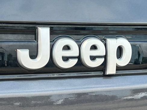 Used 2025 Jeep Grand Cherokee Laredo X w/ Luxury Tech Group I AWD/4WD image 46