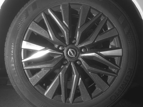 Used 2025 Nissan Altima 2.5 SV FWD image 15